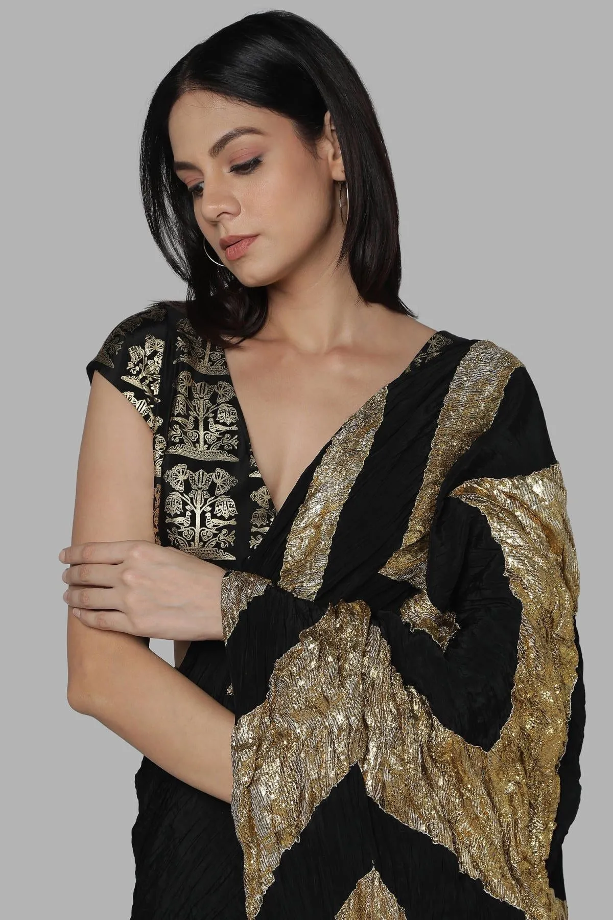 BLACK CRINKLE GOTA PALLA SARI WITH BUNCH OF BIRDS PRE- PLEATED PLEATS AND BLOUSE PIECE