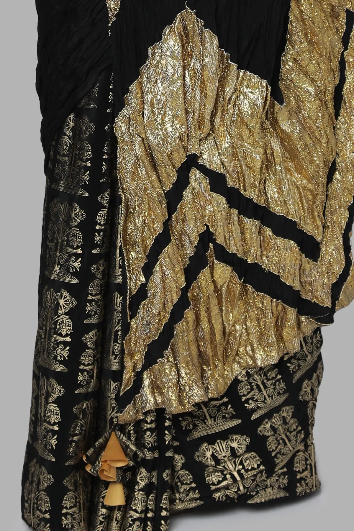 BLACK CRINKLE GOTA PALLA SARI WITH BUNCH OF BIRDS PRE- PLEATED PLEATS AND BLOUSE PIECE