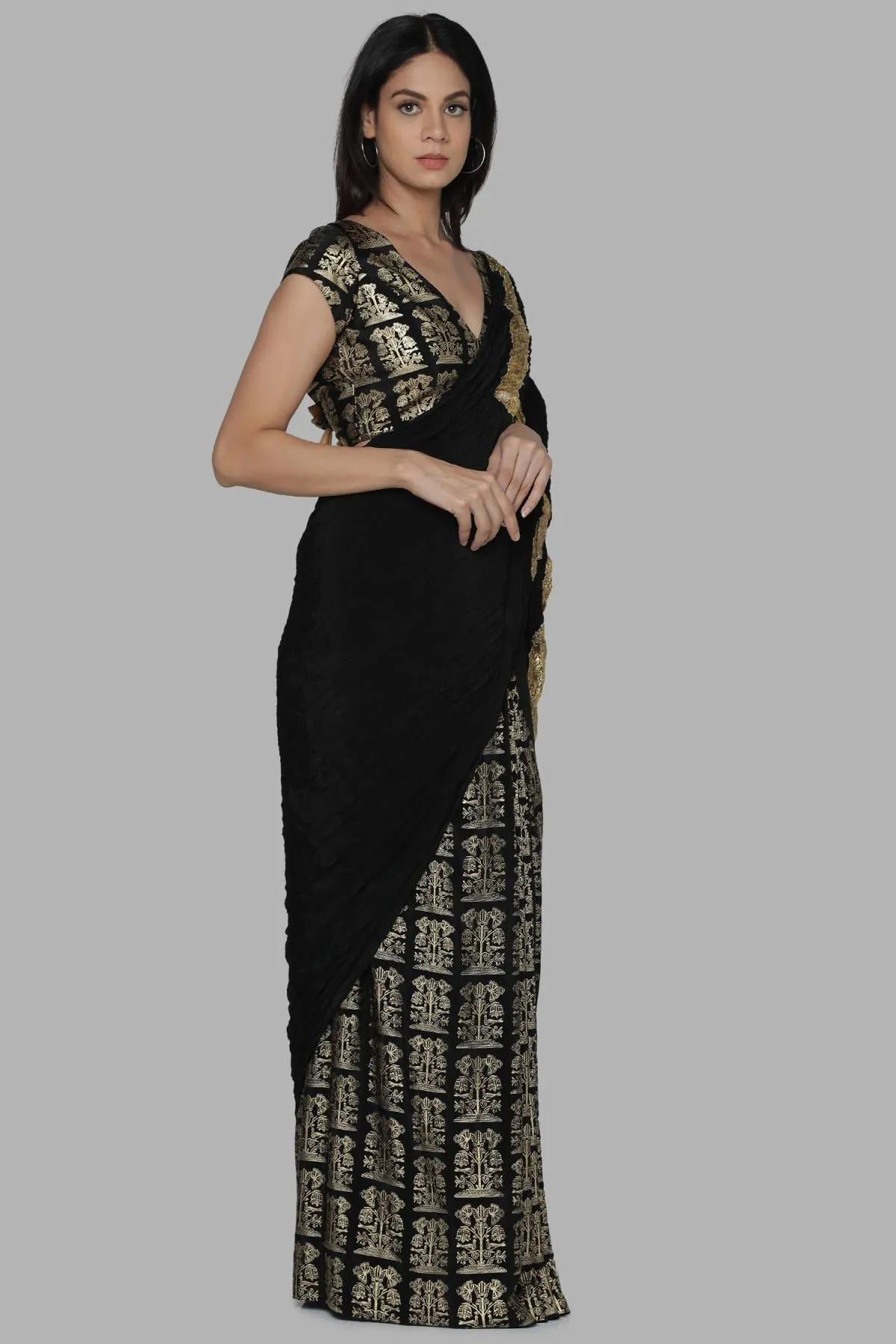 BLACK CRINKLE GOTA PALLA SARI WITH BUNCH OF BIRDS PRE- PLEATED PLEATS AND BLOUSE PIECE