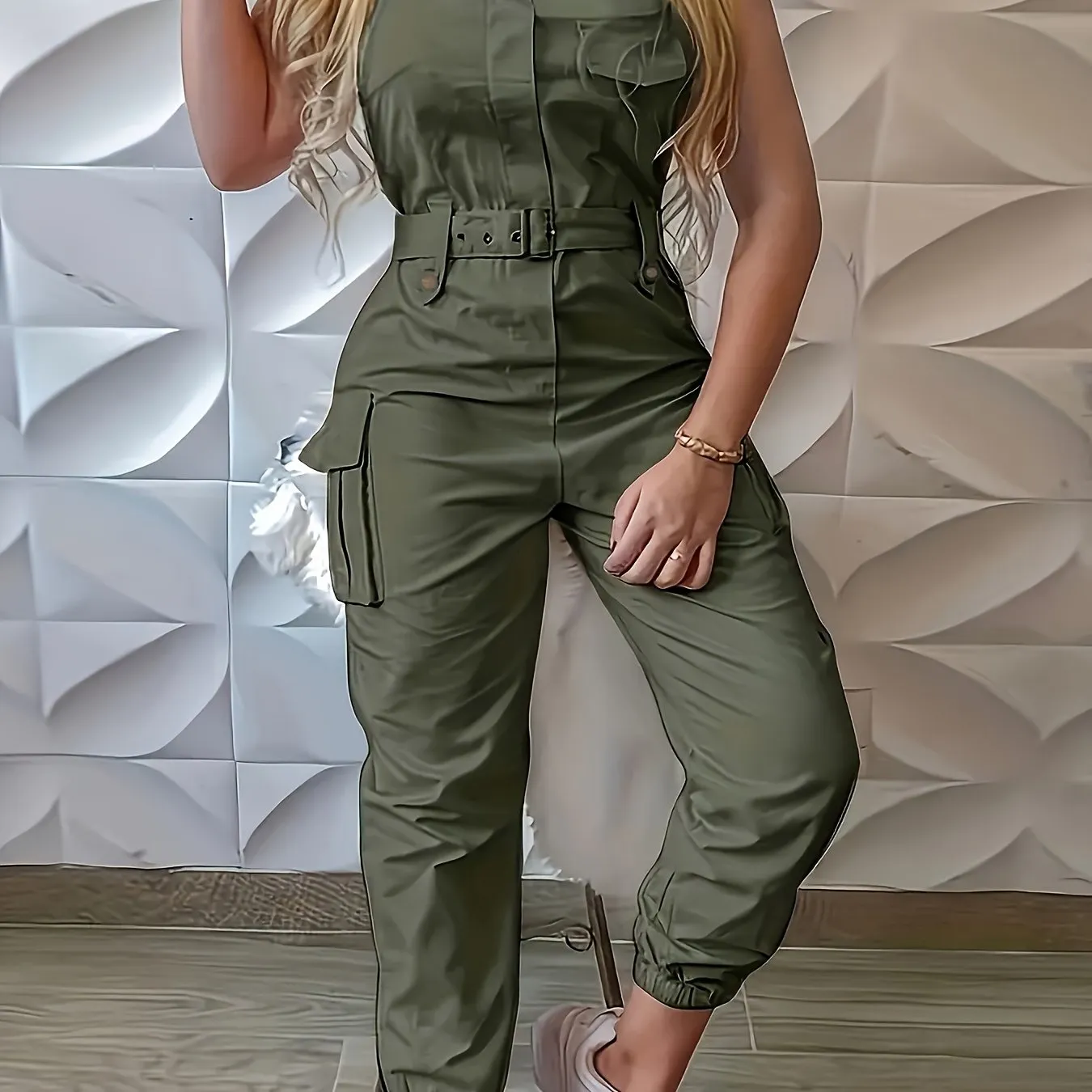 Elegant jumpsuit with patch pocket and belt