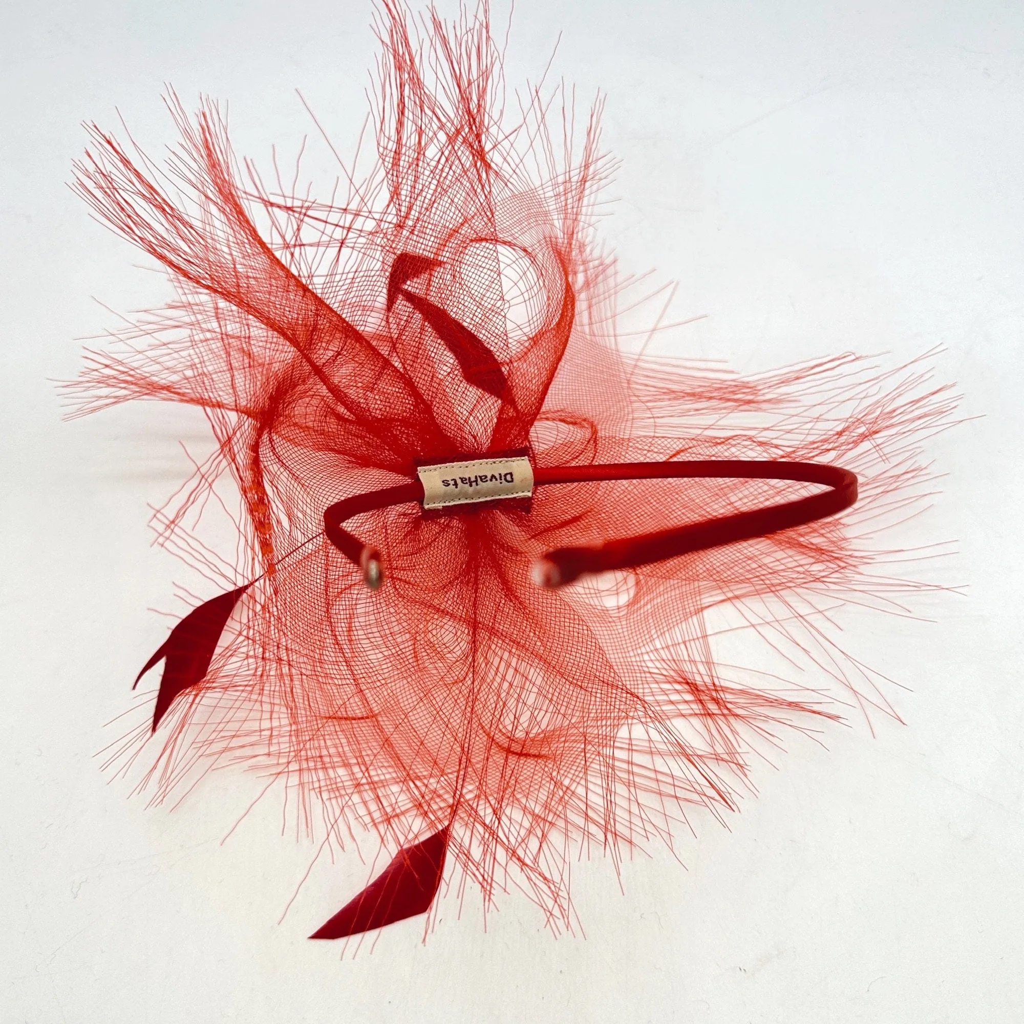Extravagant Red Fascinator: Festive Christmas Headwear | Stylish Holiday Accessories