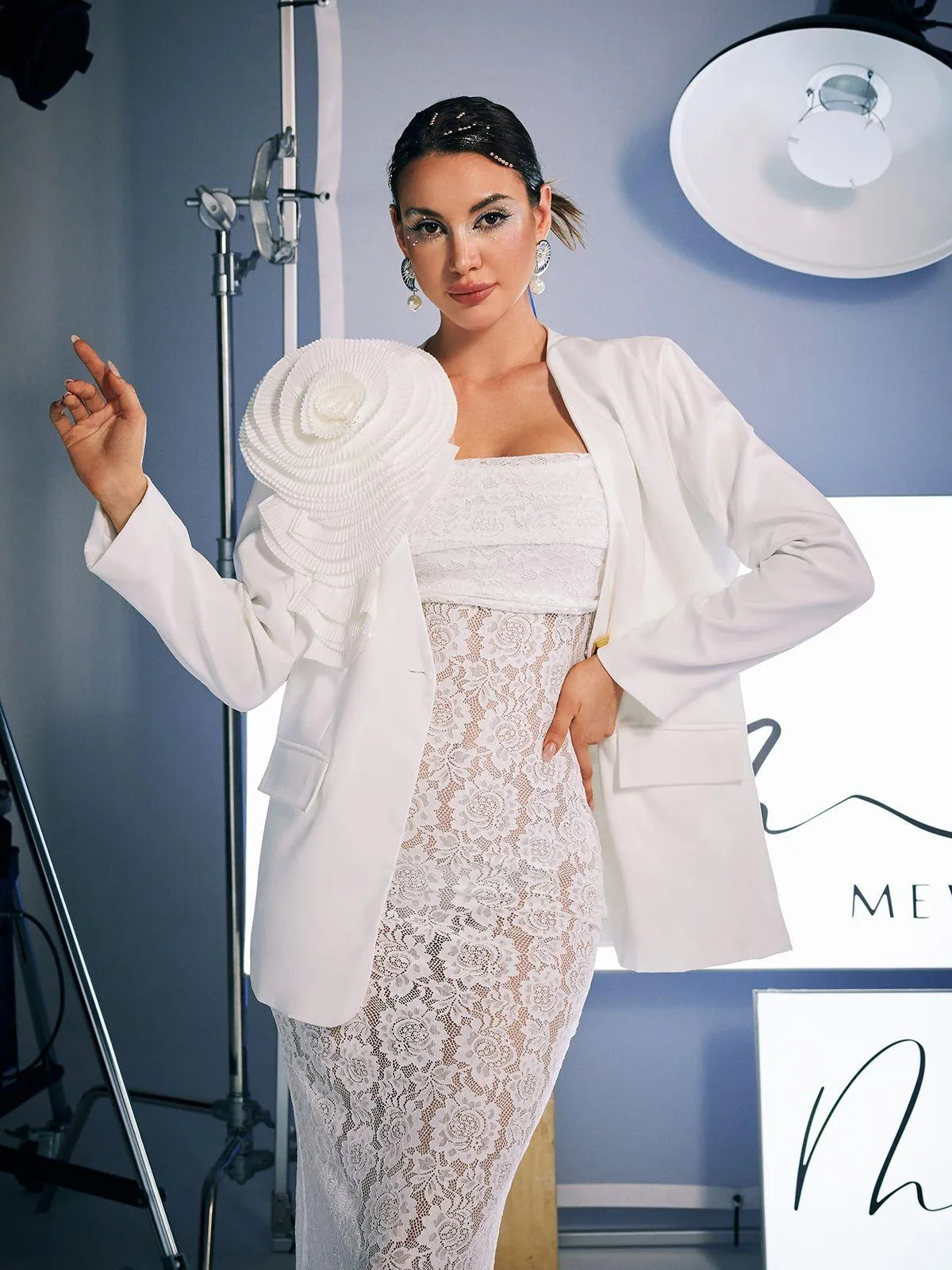 Finnley V Neck Flower Blazer