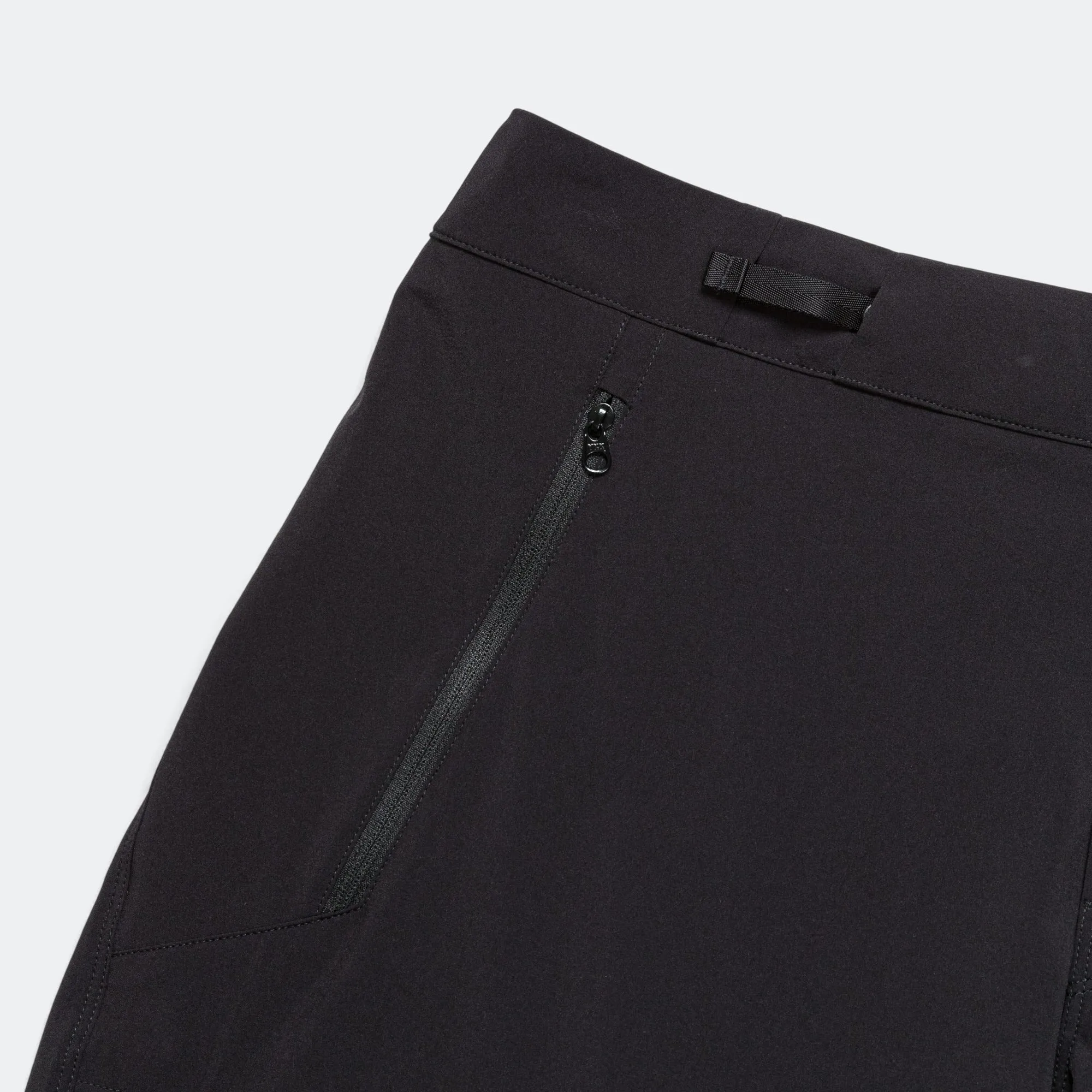 Gamma Lightweight 9" Short - Black